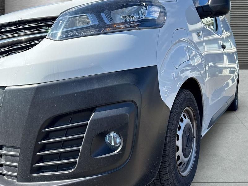 Usado Opel Vivaro-e Combi Edition 100 kW (136 HP) 2022 Branco Van