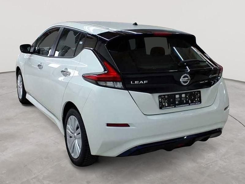 Gebraucht Nissan Leaf 110 kW (150 PS) 2022 Arctic solid white Kleinwagen
