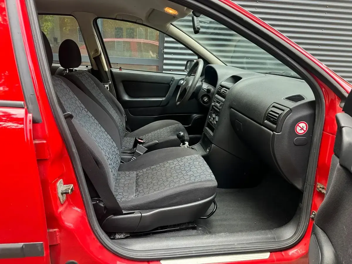 Gebraucht Opel Astra 75 PS (55 kW) 2000 Rot Limousine