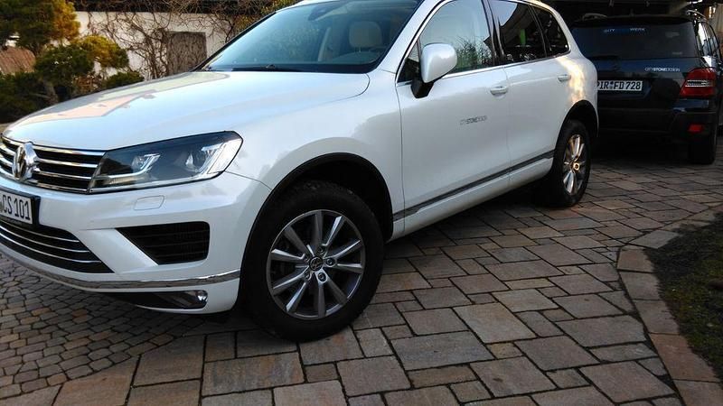 Weiß Gebraucht 2016 VW Touareg Exclusive SUV | 17.800 € (Superpreis) - Bild 1/4