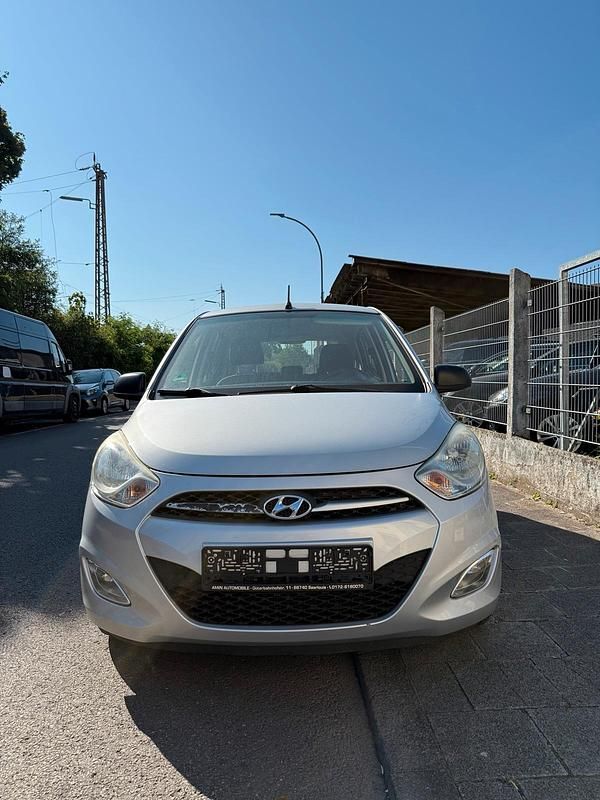 Silber Gebraucht 2012 Hyundai i10 Kleinwagen | 1.999 € (Fairer Preis) - Bild 1/4