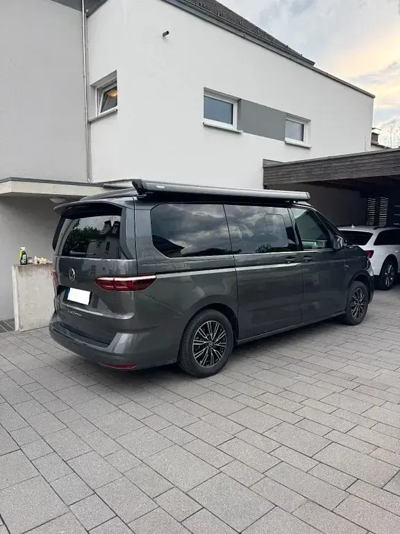 Gebraucht VW California Beach 150 PS (110 kW) 2026 Grau Van