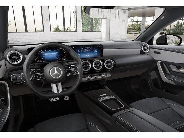 Gebraucht Mercedes CLA200 AMG line 163 PS (119 kW) 2025 Metalliclack kosmosschwarz Coupé