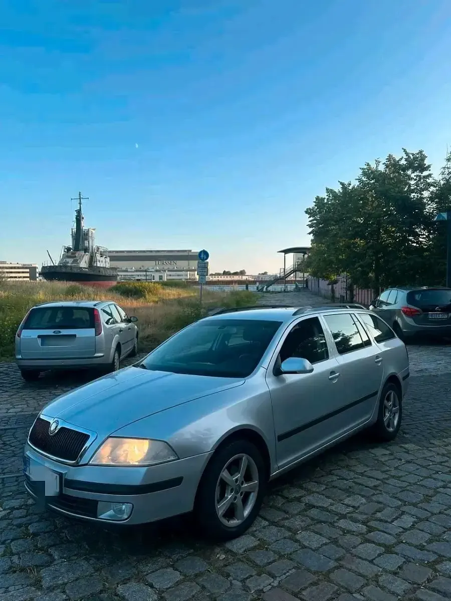 Gebraucht Skoda Octavia 140 PS (102 kW) 2009 Silber Kombi