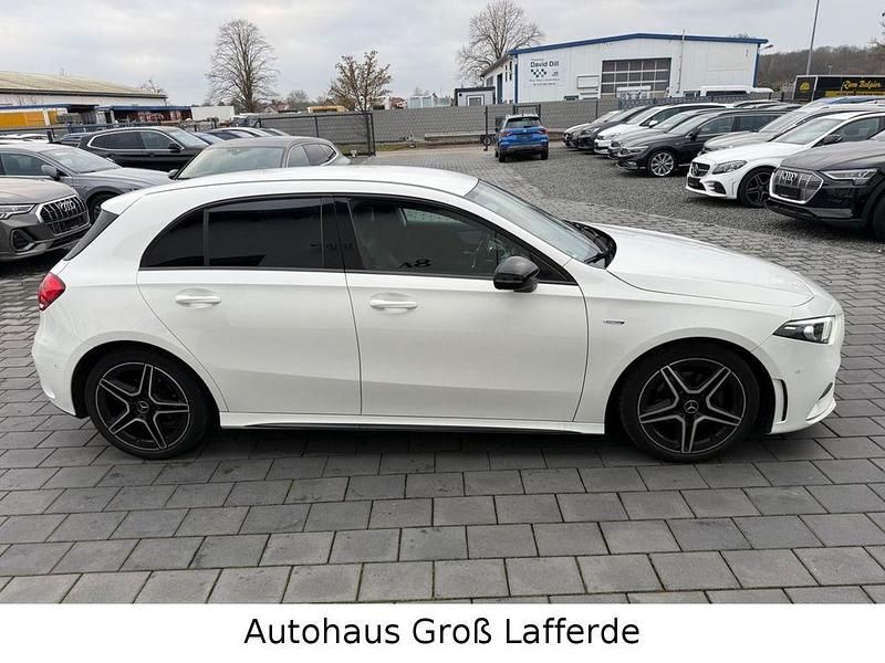 Gebraucht Mercedes A180 Edition 136 PS (100 kW) 2020 Weiß Limousine