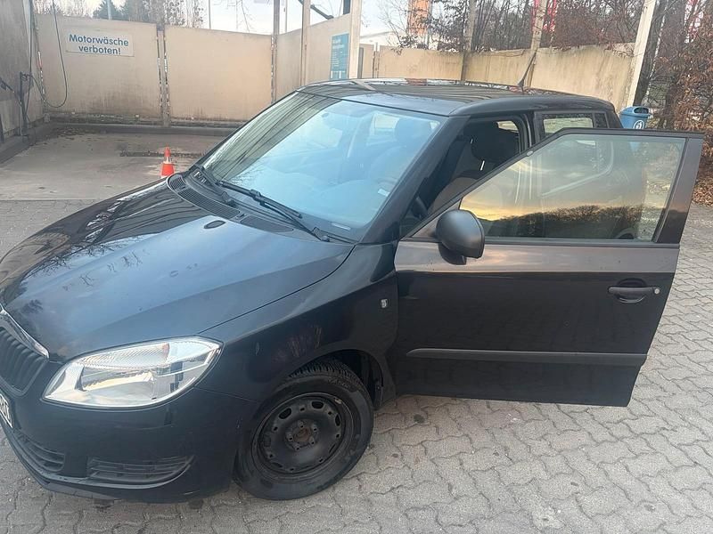 Gebraucht Skoda Fabia 60 PS (44 kW) 2011 Schwarz Kleinwagen