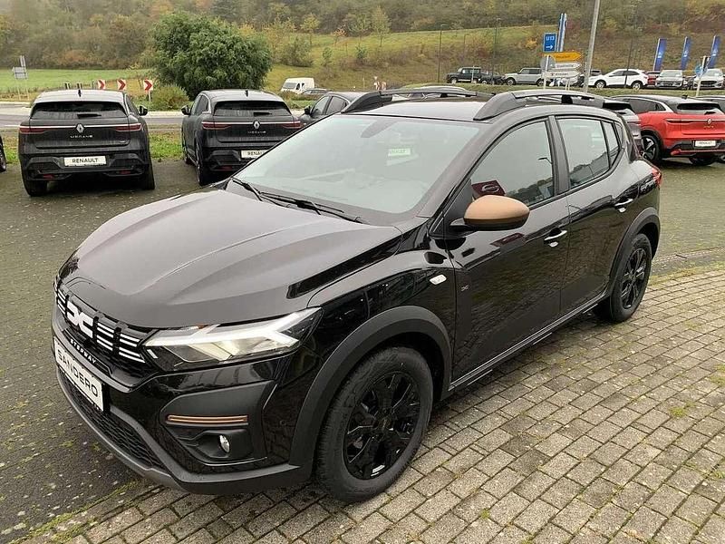 Perlmutt schwarz metallic Gebraucht 2024 Dacia Sandero Extreme Kleinwagen | 19.550 € (Etwas zu teuer) - Bild 1/4