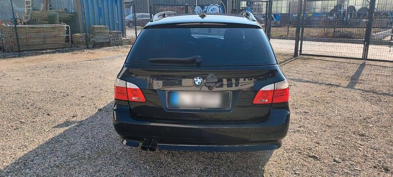 Gebraucht BMW 528 218 PS (160 kW) 2007 Schwarz Kombi