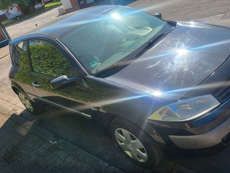 Schwarz Gebraucht 2002 Renault Mégane II Privilege Limousine | 800 € (Fairer Preis) - Bild 1/4