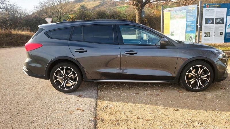 Gebraucht Ford Focus Active 150 PS (110 kW) 2019 Grau Kombi