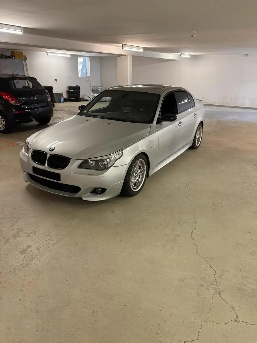 Gebraucht BMW 545 M Sport 370 PS (272 kW) 2024 Silber Limousine