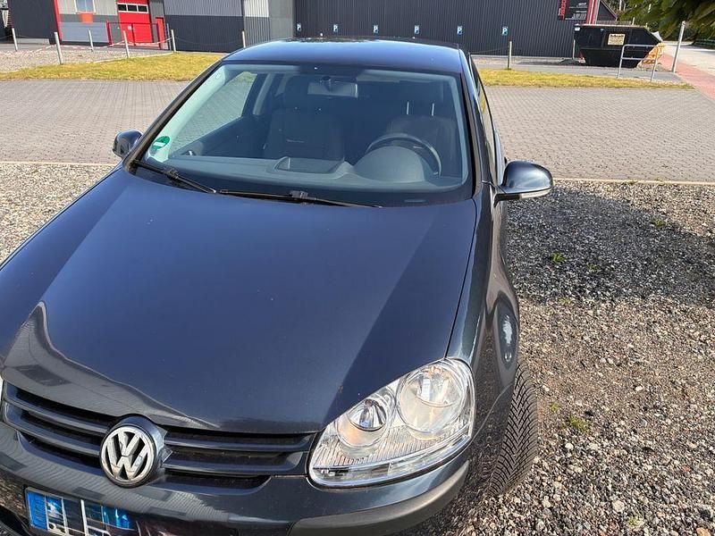 Blau Gebraucht 2005 VW Golf IV Comfortline Limousine | 1.000 € (Superpreis) - Bild 1/4