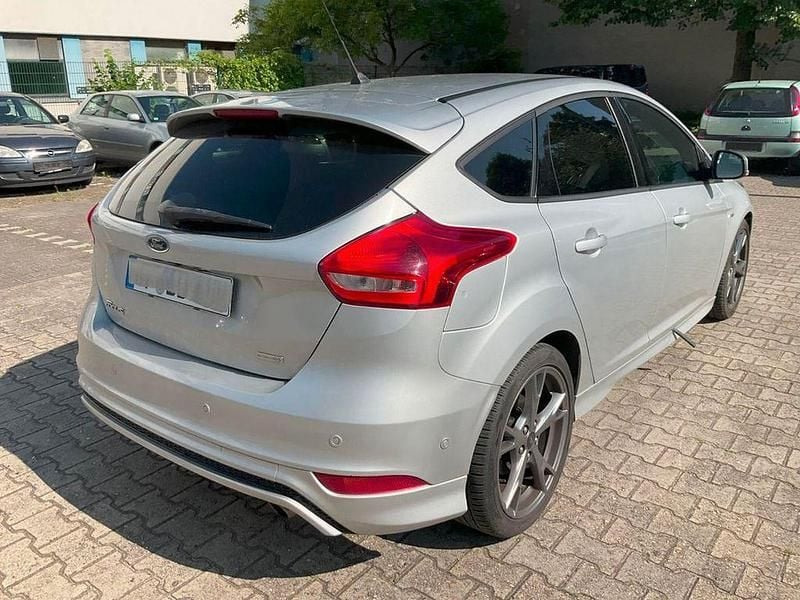Gebraucht Ford Focus ST-Line 150 PS (110 kW) 2018 Silber Limousine