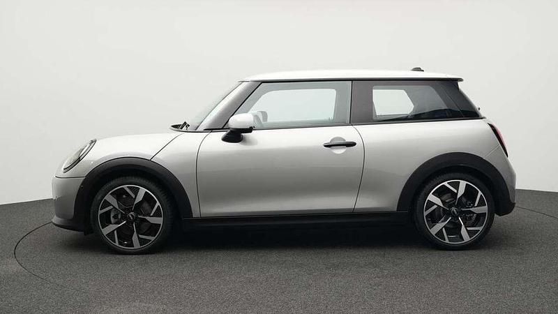 Gebraucht Mini Cooper Favoured 156 PS (114 kW) 2024 Grau Kleinwagen