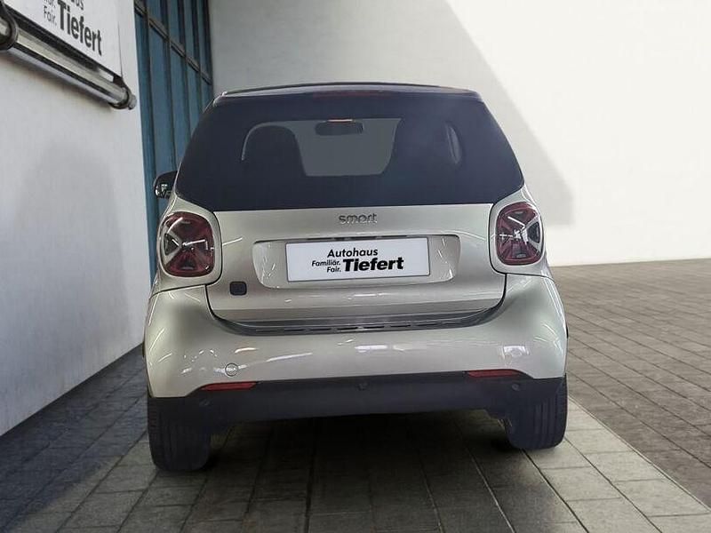 Gebraucht Smart ForTwo Electric Drive 60 kW (82 PS) 2019 Cool silver metallic (metallic) Cabrio