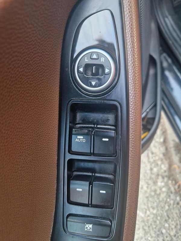 Gebraucht Hyundai i20 84 PS (61 kW) 2015 Schwarz Limousine