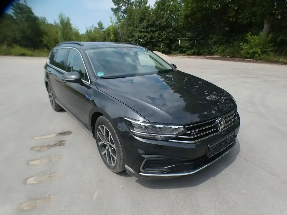 Gebraucht VW Passat GTE 218 PS (160 kW) 2021 Mangan grau metallic Kombi