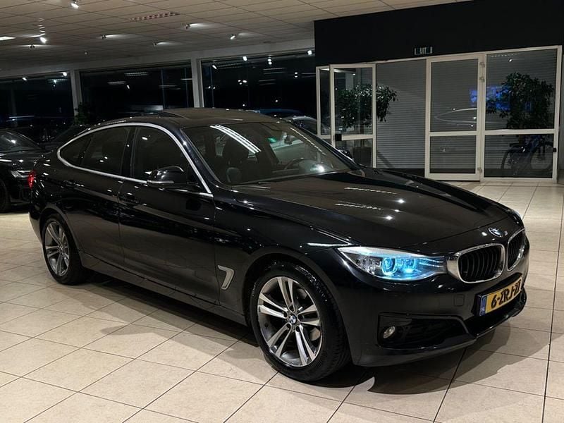 Gebraucht BMW 318 Gran Turismo Sport Line 143 PS (105 kW) 2015 Schwarz Limousine