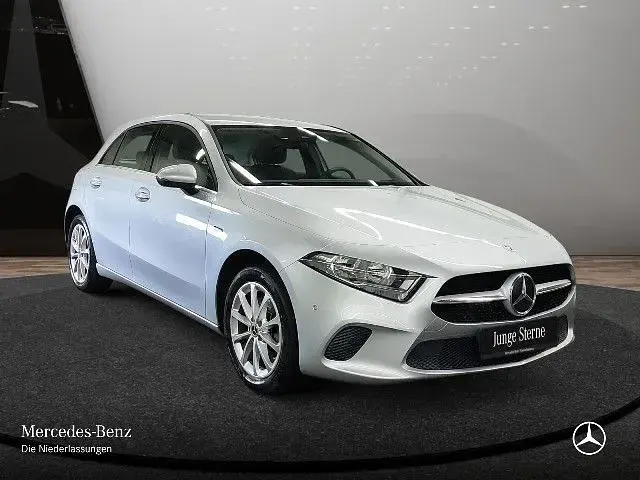 Gebraucht Mercedes A250 218 PS (160 kW) 2021