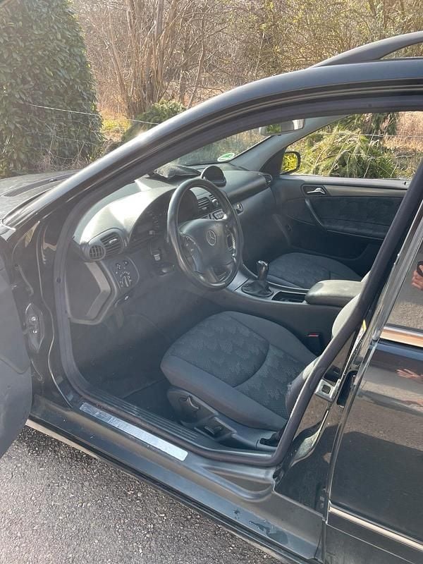 Gebraucht Mercedes C200 163 PS (119 kW) 2004 Schwarz Kombi
