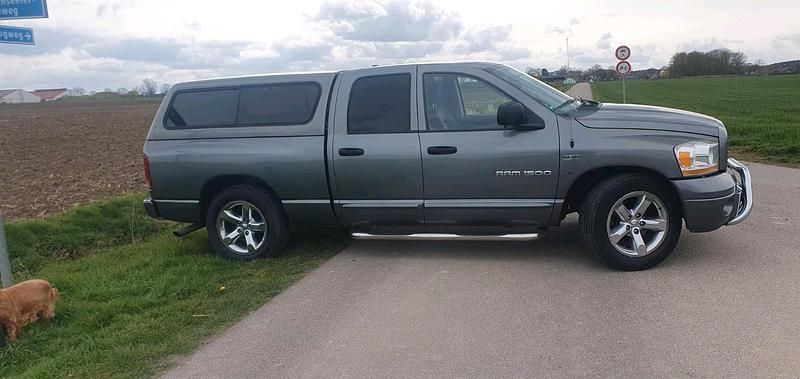 Gebraucht Dodge Ram 345 PS (253 kW) 2006 Grau Pickup