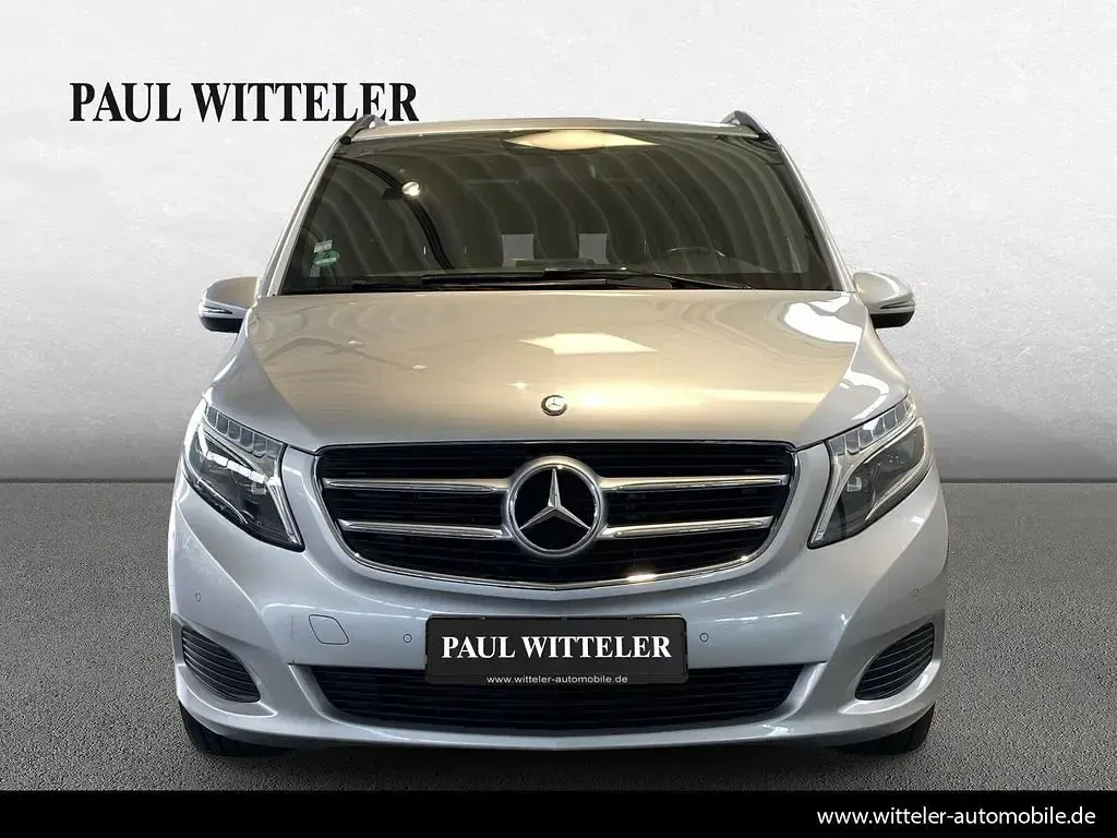 Gebraucht Mercedes V250 Edition 190 PS (139 kW) 2017 Silber Van / Kleinbus