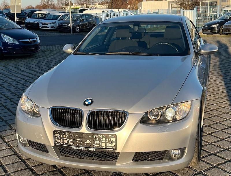 Gebraucht BMW 320 170 PS (125 kW) 2007 Silber Coupé