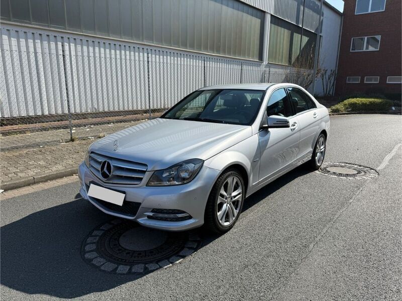 Silber Gebraucht 2012 Mercedes 180 Avantgarde Limousine | 8.199 € (Guter Preis) - Bild 1/4