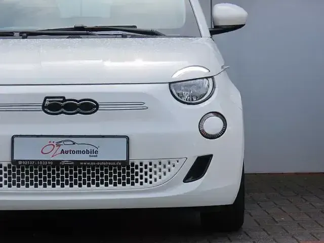 Second-hand Fiat 500e 86 kW (118 CP) 2023 Alb Cabrio