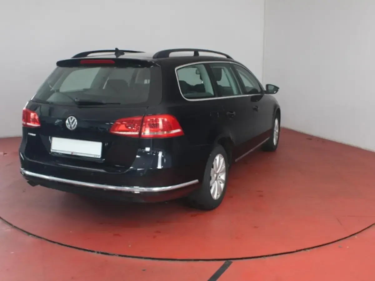 Gebraucht VW Passat Comfortline 122 PS (89 kW) 2014 Deep black perleffekt (metallic) Kombi