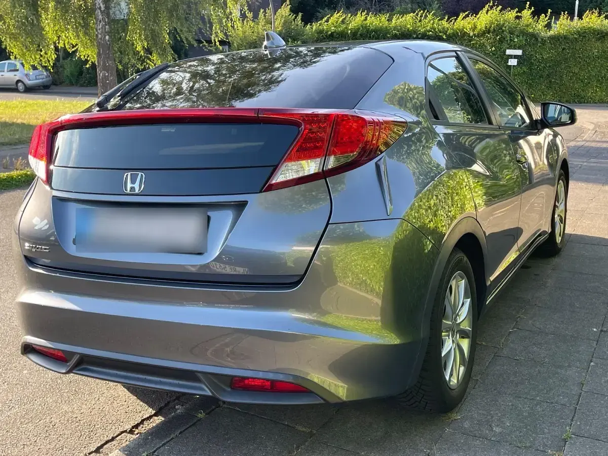 Gebraucht Honda Civic Comfort 99 PS (72 kW) 2014 Grau Limousine