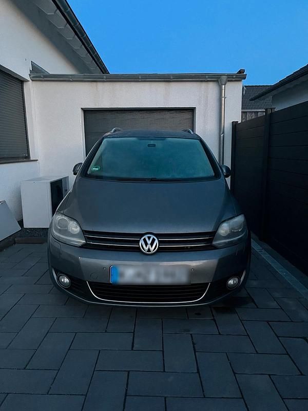 Grau Gebraucht 2011 VW Golf Kombi | 3.800 € (Guter Preis) - Bild 1/4
