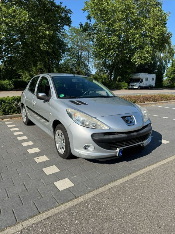 Silber Gebraucht 2010 Peugeot 206+ Kleinwagen | 1.850 € (Superpreis) - Bild 1/4