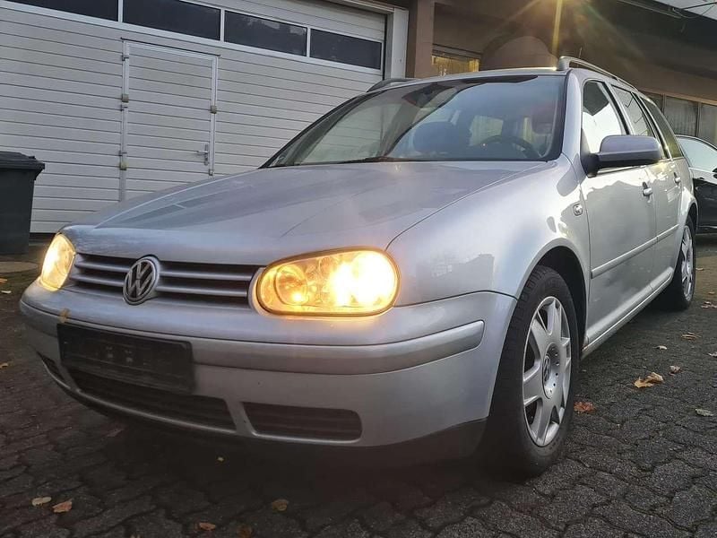 Reflexsilber Gebraucht 2000 VW Golf IV Highline Kombi | 1.399 € (Superpreis) - Bild 1/4