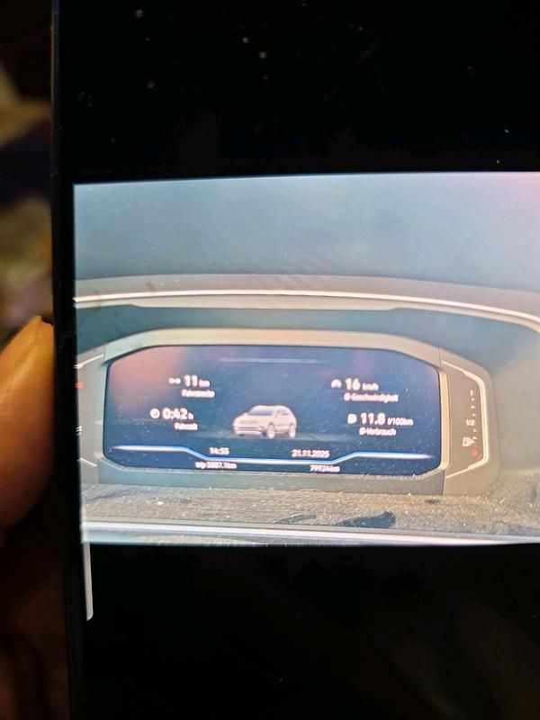 Rot Gebraucht 2022 VW Tiguan Allspace SUV | 32.500 € (Etwas zu teuer) - Bild 1/4