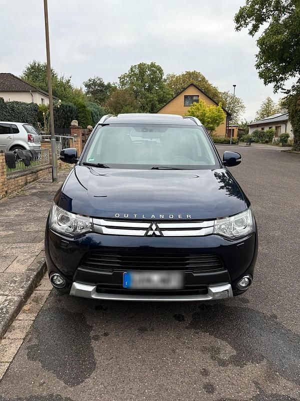 Gebraucht Mitsubishi Outlander 170 PS (125 kW) 2014 Blau SUV