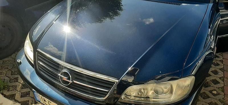 Blau Gebraucht 2001 Opel Omega Limousine | 2.500 € (Fairer Preis) - Bild 1/4