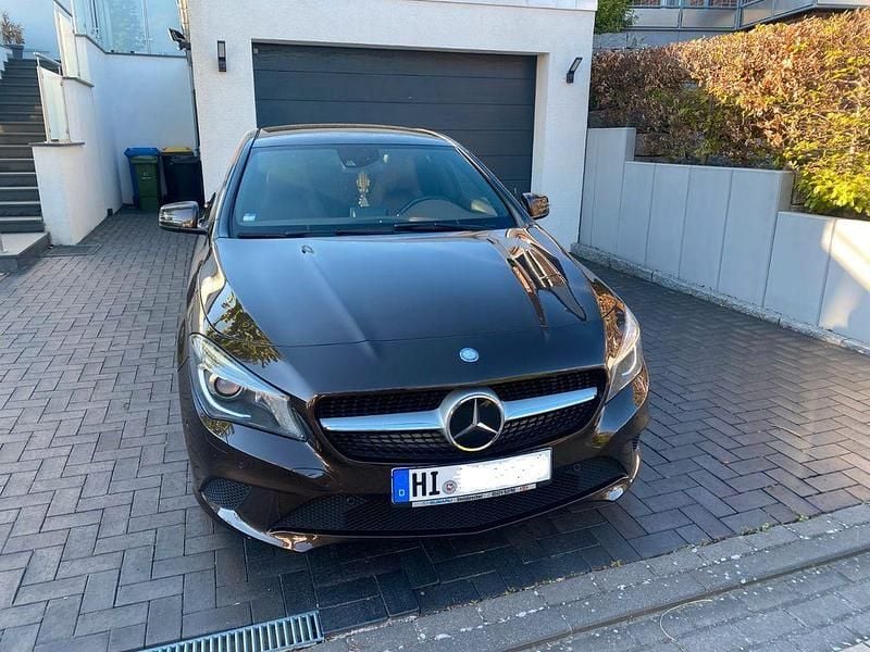 Gebraucht Mercedes CLA220 170 PS (125 kW) 2014 Braun Limousine