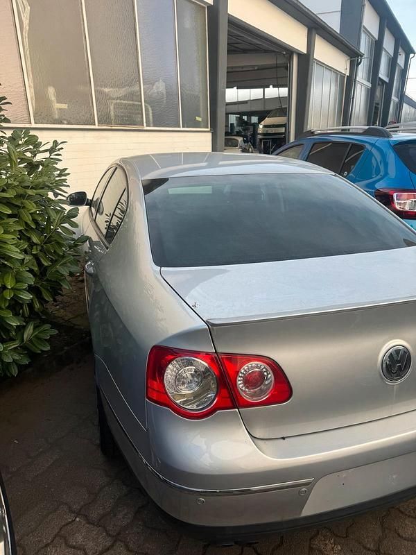 Gebraucht VW Passat 150 PS (110 kW) 2006 Silber Limousine
