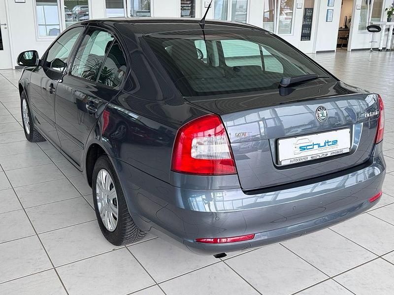 Gebraucht Skoda Octavia 102 PS (75 kW) 2009 Grau Limousine