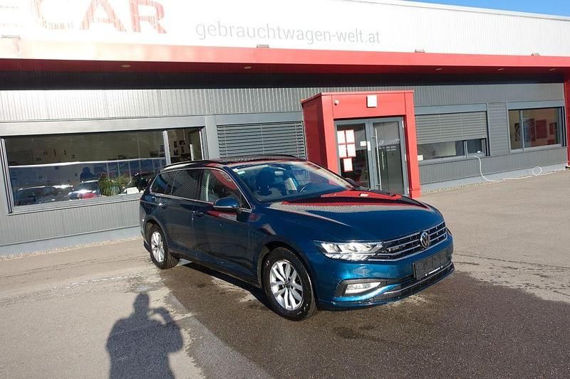 Gebraucht VW Passat 150 PS (110 kW) 2020 Blau Limousine