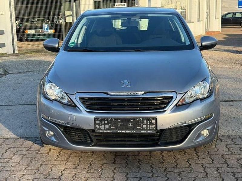 Gebraucht Peugeot 308 Active 131 PS (96 kW) 2016 Grau Limousine