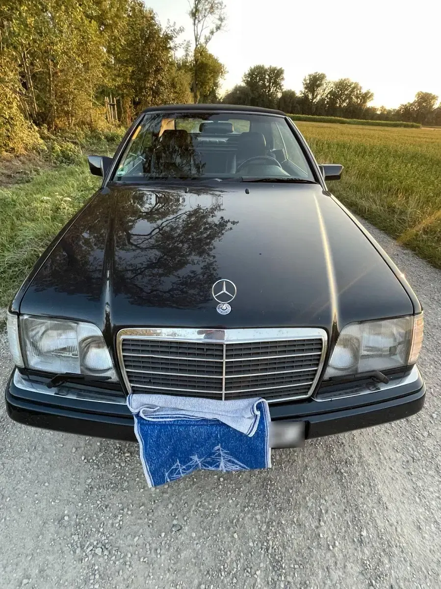 Gebraucht Mercedes E220 150 PS (110 kW) 1996 Blau Cabrio