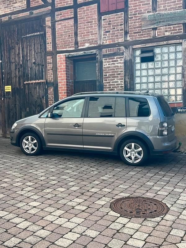 Gebraucht VW Touran 140 PS (102 kW) 2008 Braun Van / Kleinbus