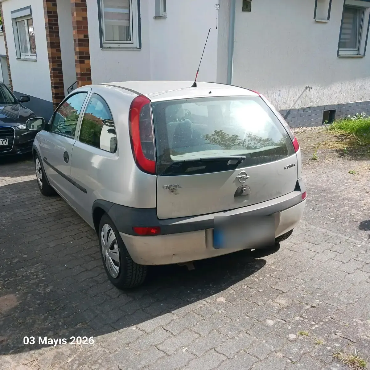 Używany Opel Corsa 75 KM (55 kW) 2001 Srebrny Hatchback