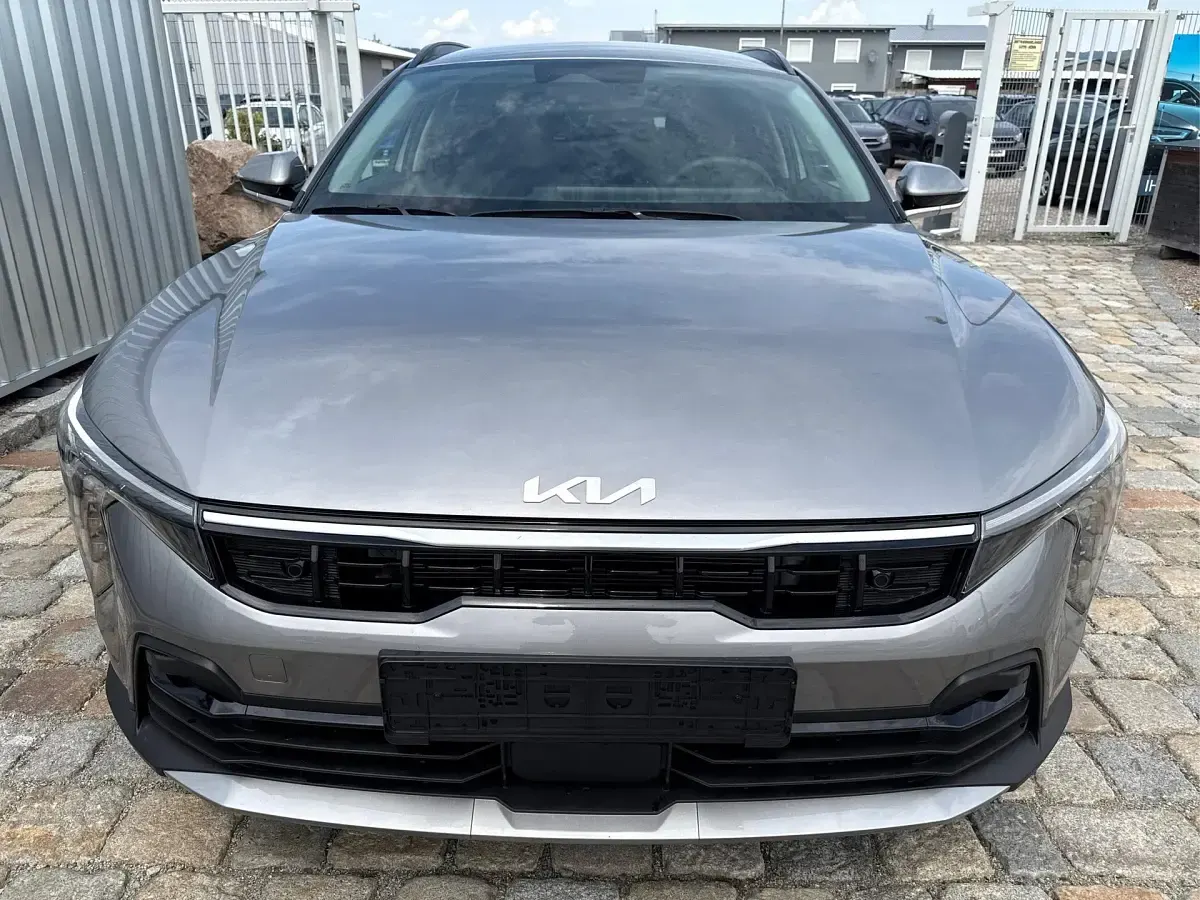 Neu Kia K4 179 PS (131 kW) 2026 Steel silver metallic Limousine