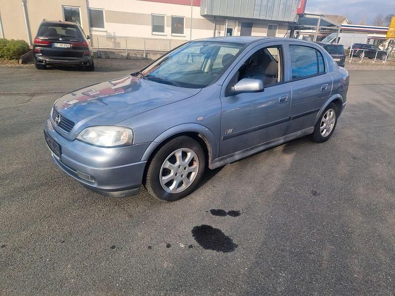 Gebraucht Opel Astra Comfort 84 PS (61 kW) 2003 Silber Limousine