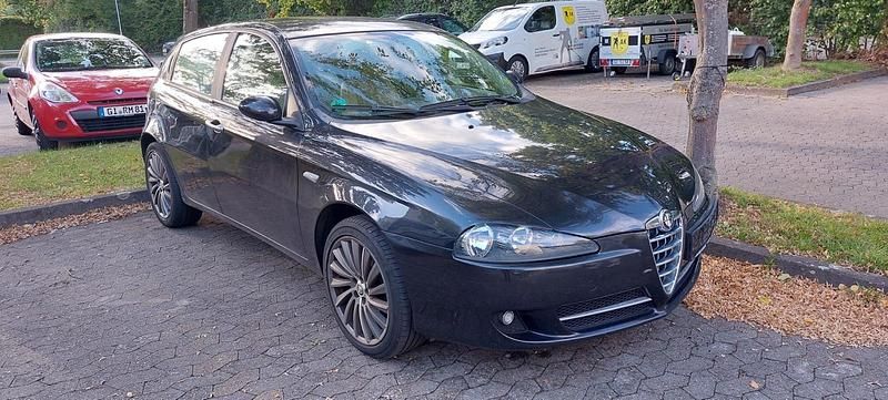 Schwarz Gebraucht 2007 Alfa Romeo 147 Kleinwagen | 700 € (Superpreis) - Bild 1/4