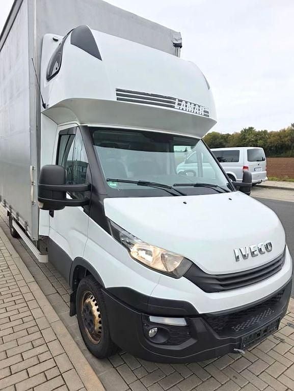 Weiß Gebraucht 2018 Iveco Daily Van / Kleinbus | 15.000 € - Bild 1/4