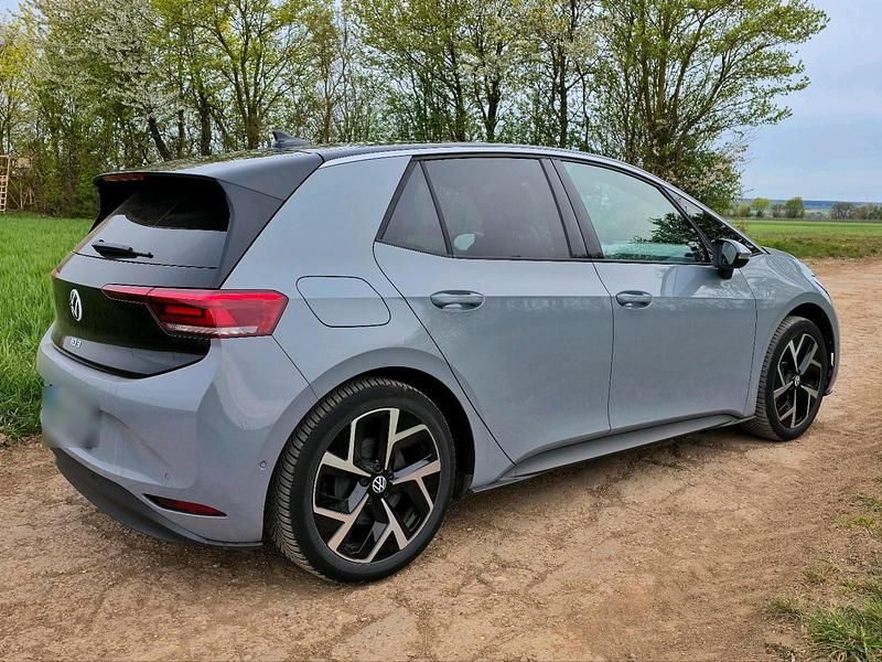 Gebraucht VW ID.3 Pro 150 kW (204 PS) 2024 Grau Kleinwagen